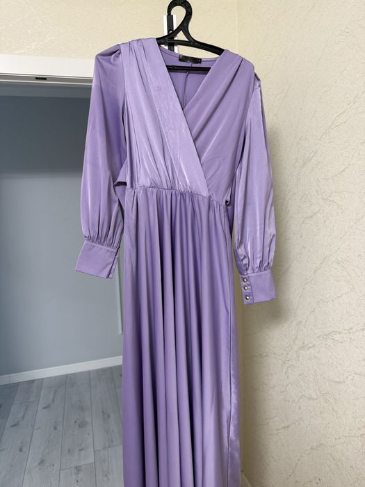 Продам два платья