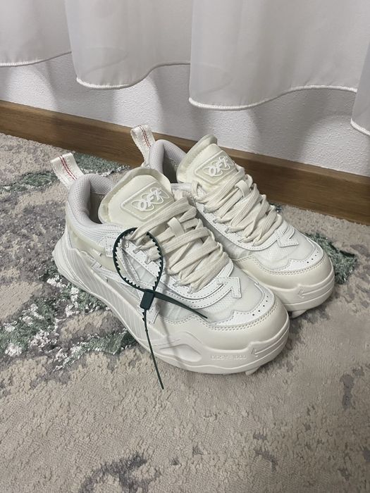 Off white odsy marime 44 albi