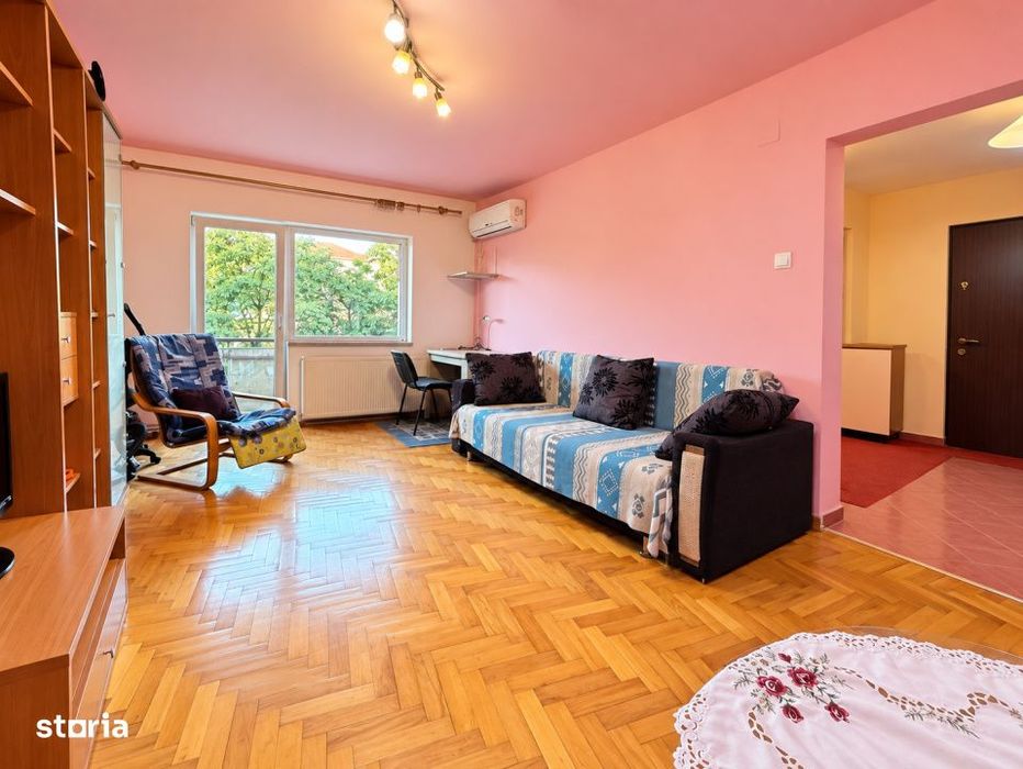 Apartament cu 3 camere, centrala proprie, de inchiriat – Zona Soarel