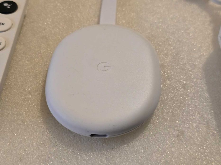 Google Chromecast cu Google TV (HD) - Model G454V, Full HD 1080p HDR, 1.5GB RAM, 8GB Stocare