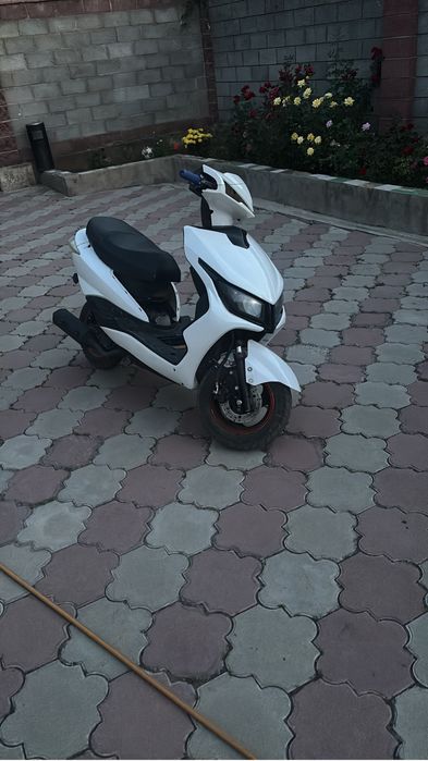 Продам м8 лия сток