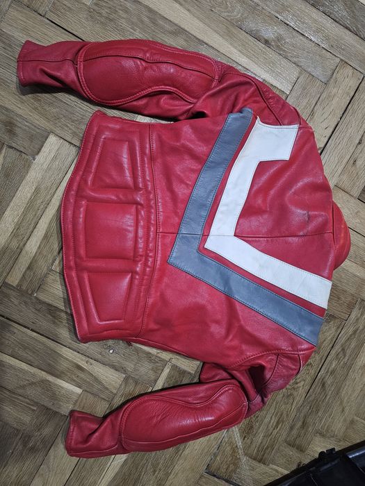 Vând geaca moto dama