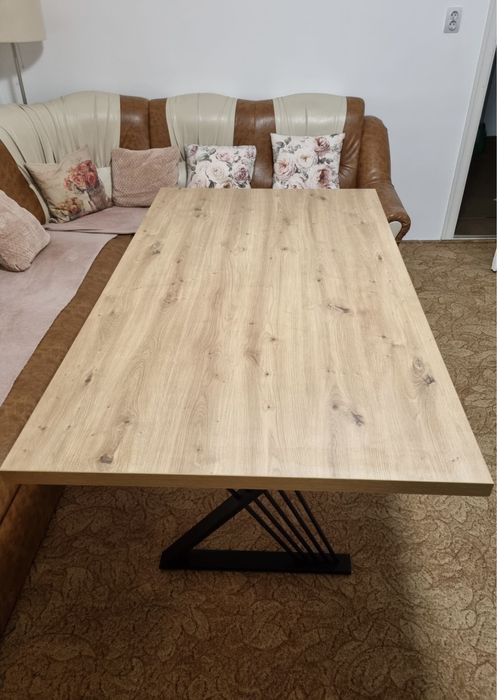 Masā nouā din pal cu picioare din metal