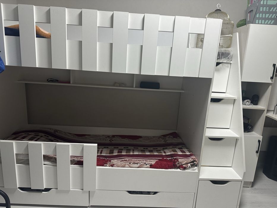 Продам двухярусную кровать