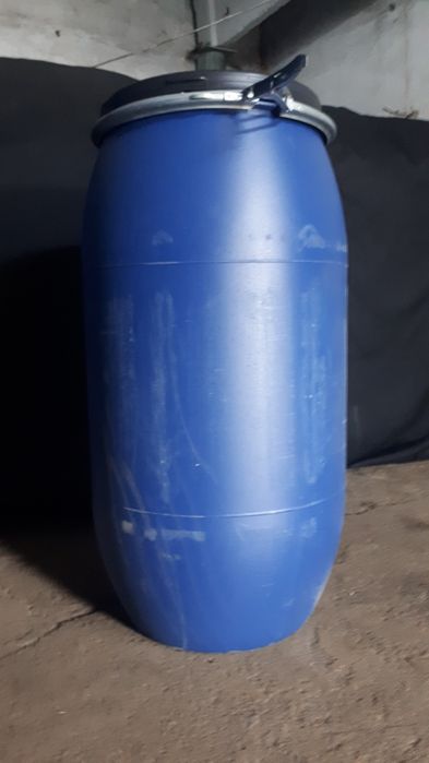 Бочки  б/у 160 л, с широким горлом.