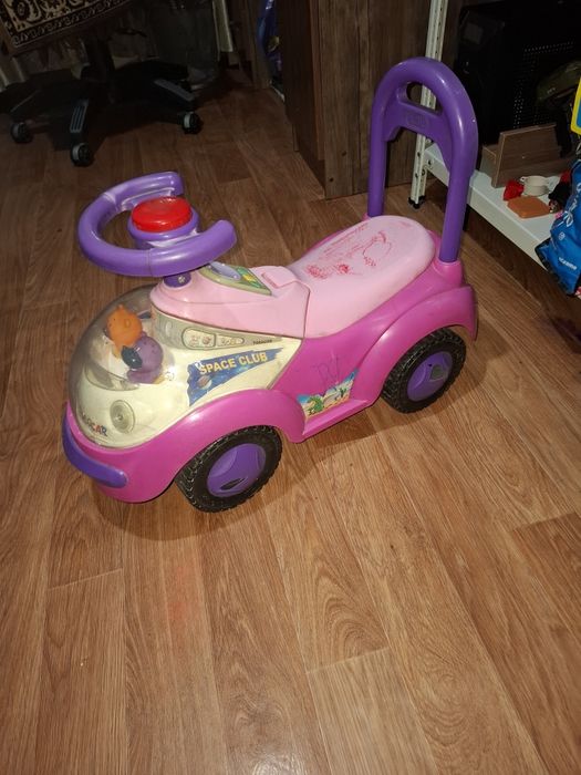 Продам машинку  детскую