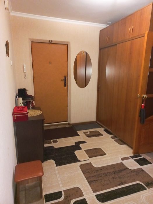 Продам 2 комн квартиру район 17 школы