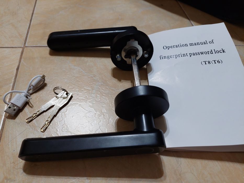 Maner smart cu amprenta, cod PIN, bluetooth și cheie, universal