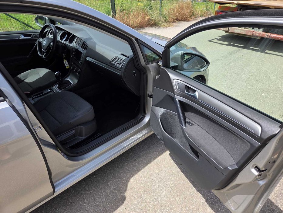 Vând golf 7 1.6 TDI AUTOMAT