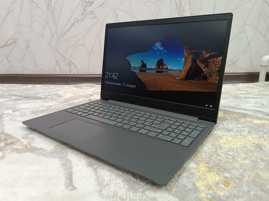 Notebook LENOVO IdeaPad 2023.