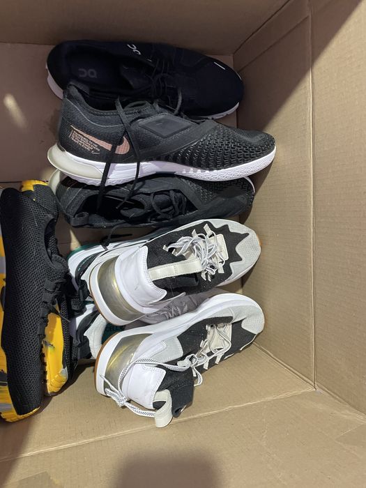 Adidasi originalu de la 40 la 45  second si noi 250 lei