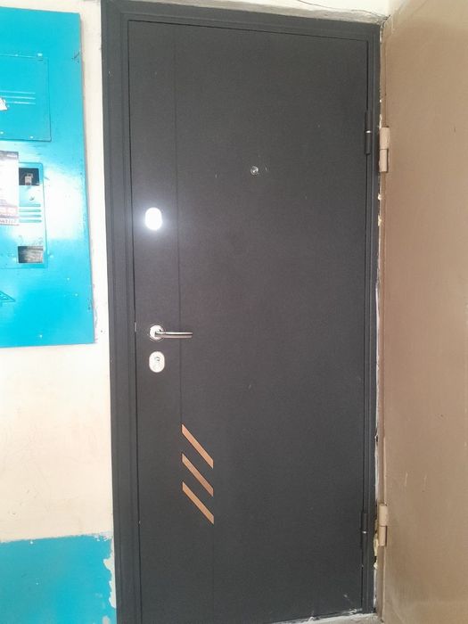 1 xonali kvartira sotiladi 4 qavatda kitve 7 dom