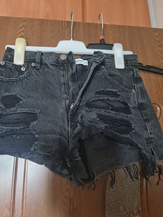 Pantaloni scurti pentru dama