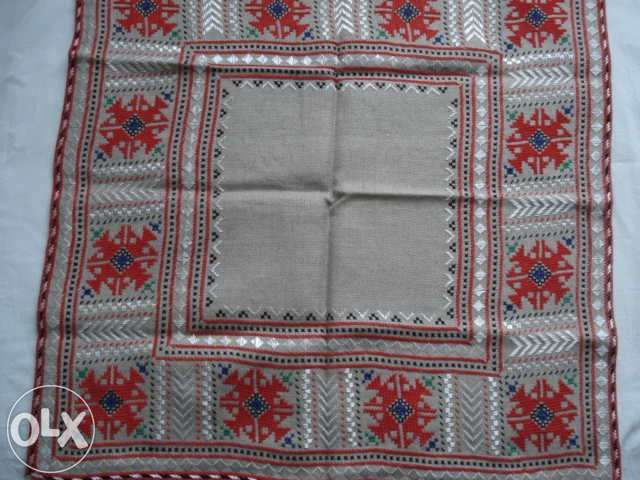 каре българска бродерия и уникална плетена покривка за легло