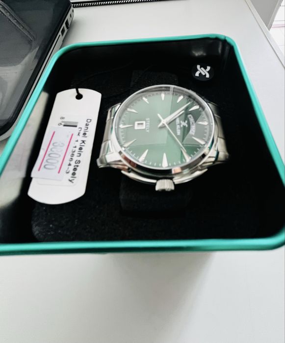 Наручные мужкие часы новая