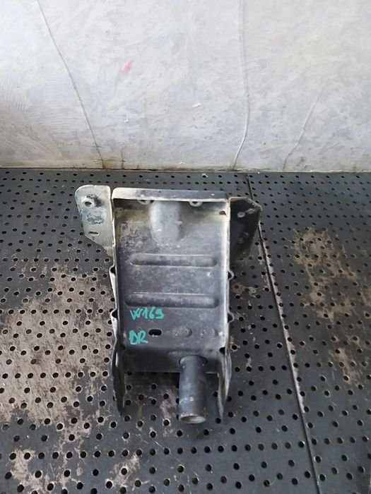 Cap lonjeron dreapta fata mercedes a class w169 130500220