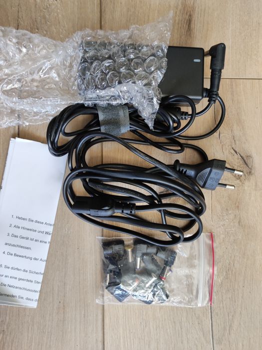 Универсално зарядно за лаптоп Cooler Master 65W. Ново, неизполвано.