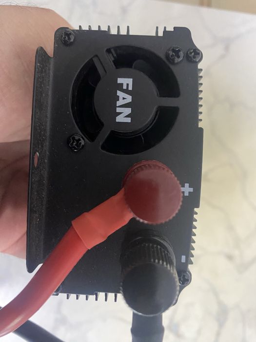 Power invertor 12V la 220V '2000W
