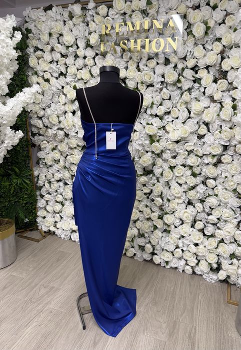 Официална рокля кралско синьо