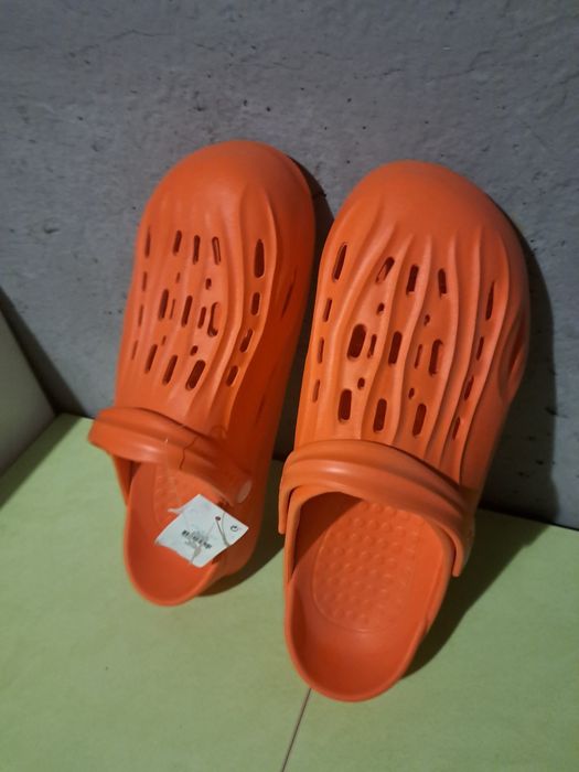 Ботуши и спортни обувки голям размер