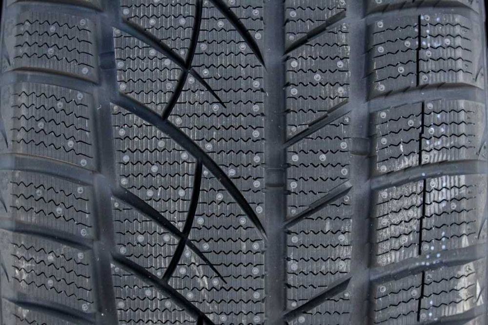 Anvelope iarna noi 235/45R18 98H, XL, RoadX