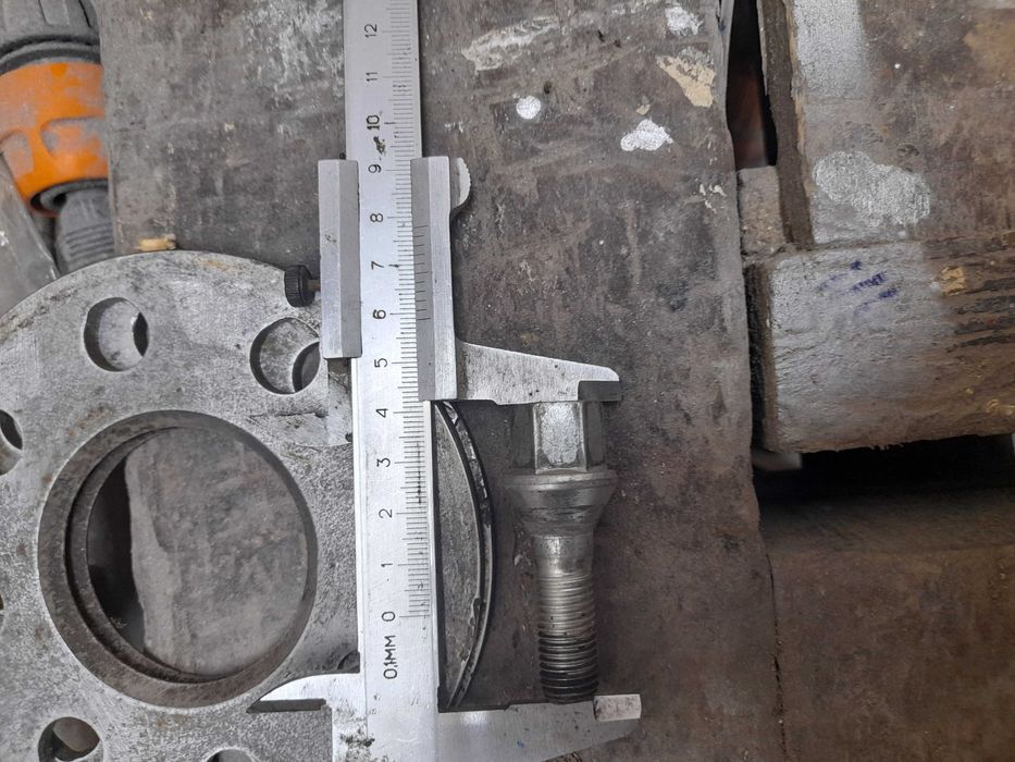 Продавам 2 броя фланци за джанти с дебелина 5мм