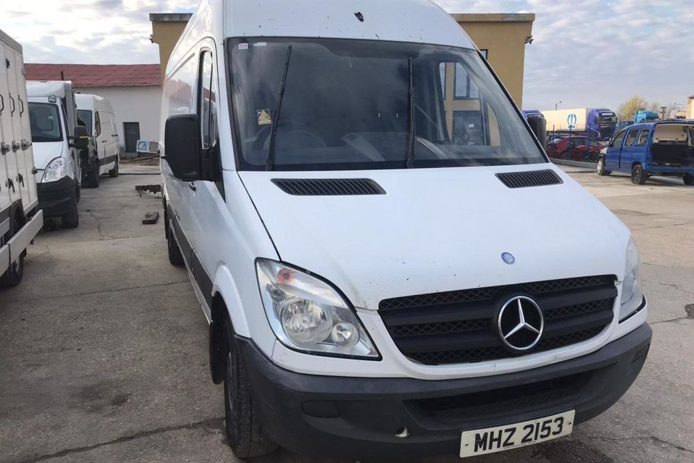 Cumparam dube, autoutilitare pentru dezmembrat Mercedes Sprinter