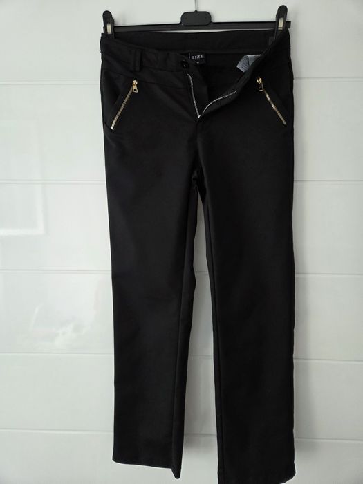 Дамски черен панталон с елегантна кройка