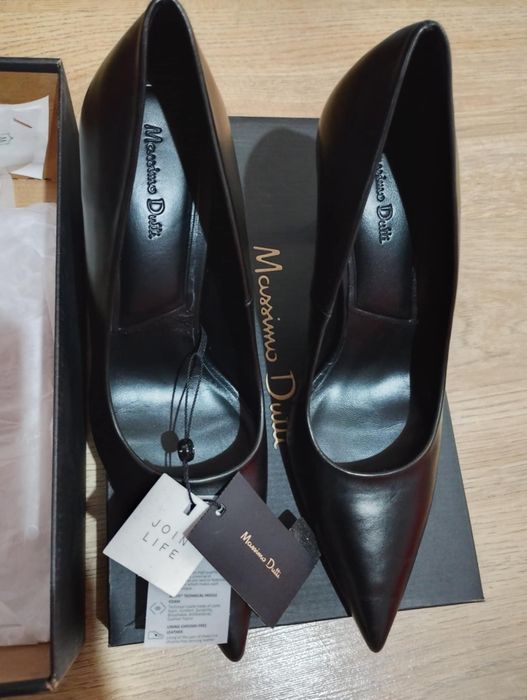 Нови обувки с етикет Massimo Dutti