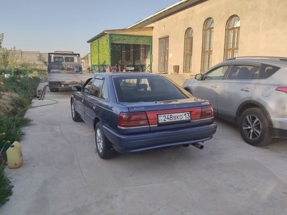 Продам машину Мазда 626