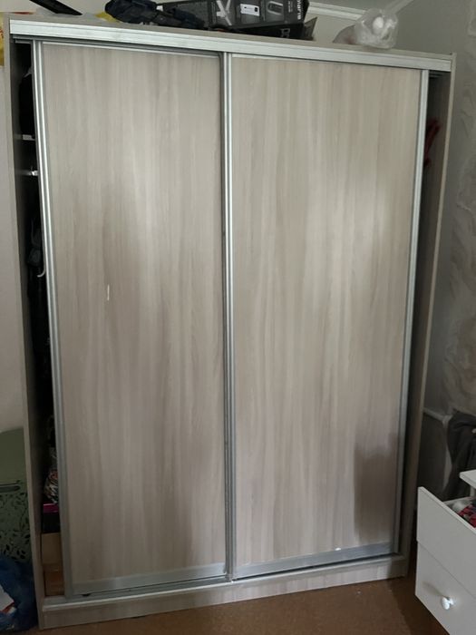 Шкаф продам.