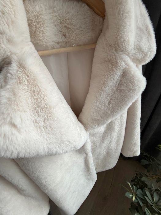 Преходни палта родходящи за сезона