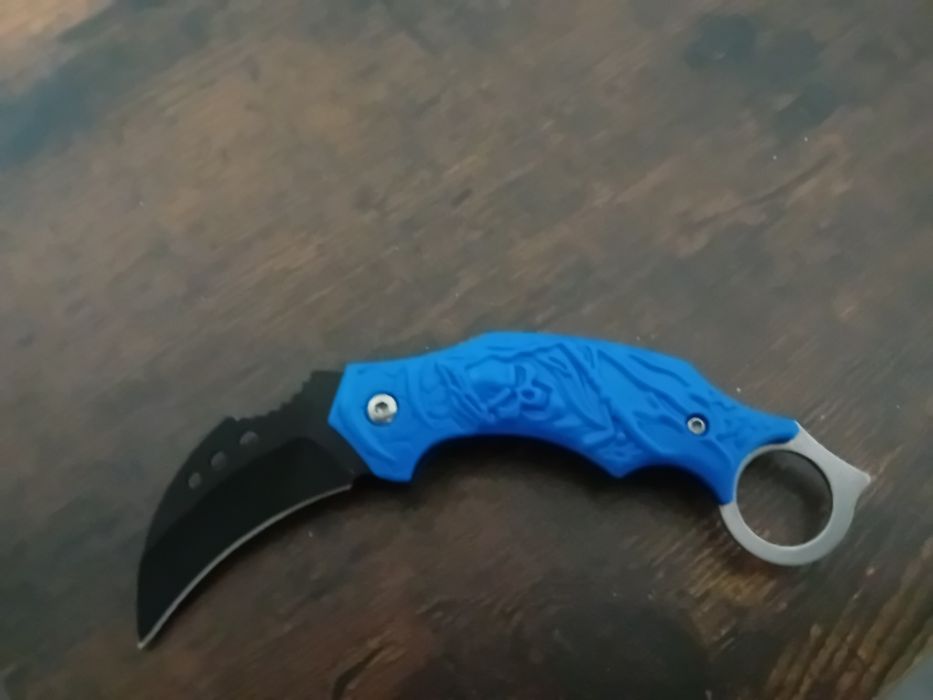 Briceag nou pentru camping or pescuit