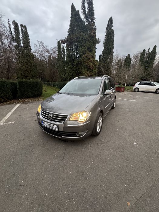- Vw Touran - model 2008 - 2.0 TDI -Cutie DSG automata-stare excelenta