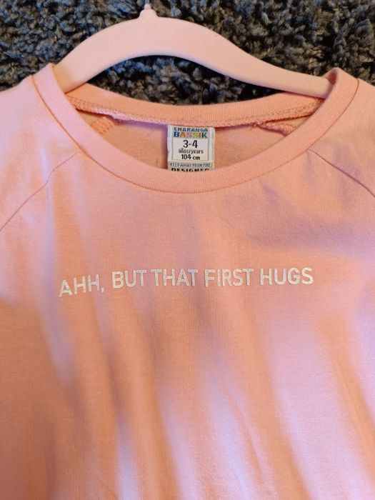 Rochiță de vară comodă și elegantă pentru fetițe.