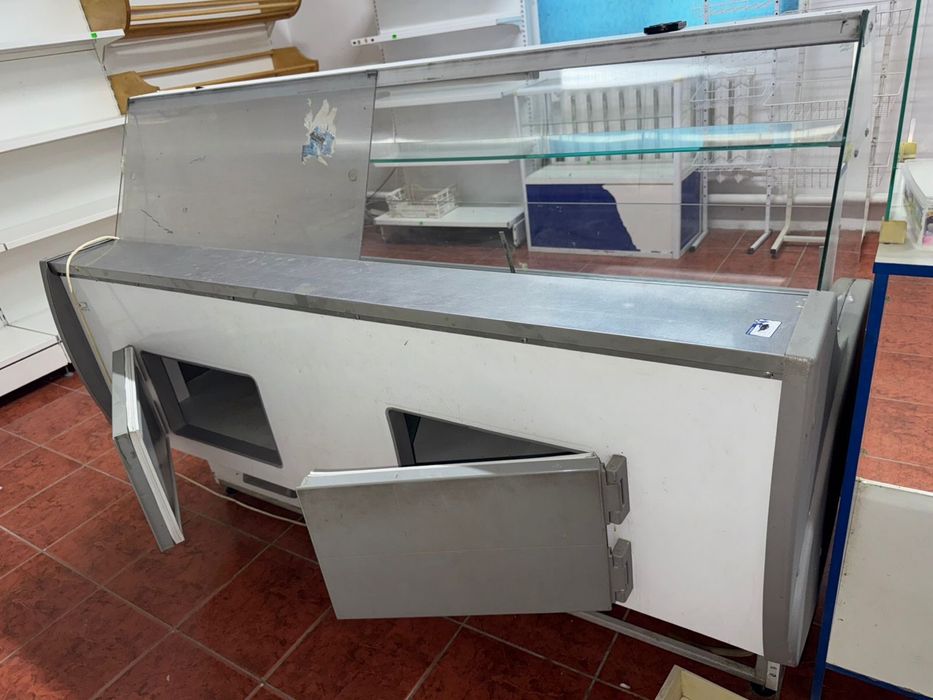 Холодильник для магазина