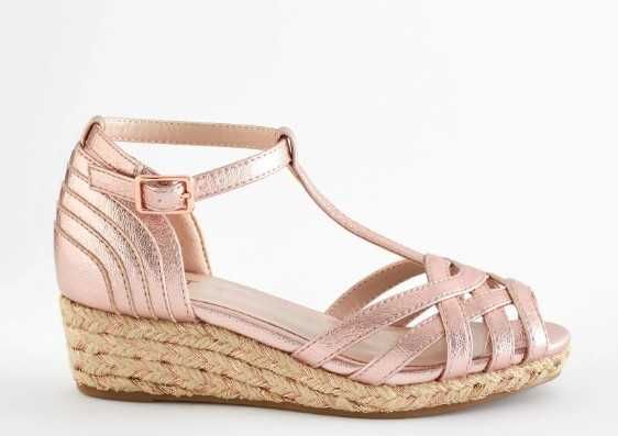 Сандали на платформа