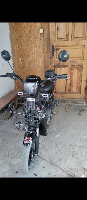 Продам электроскутер Sk8