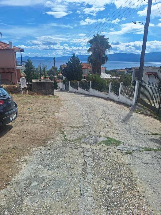 Продава триетажна къща 120 м2 с двор 280 м2 в Аспровалта, Гърция