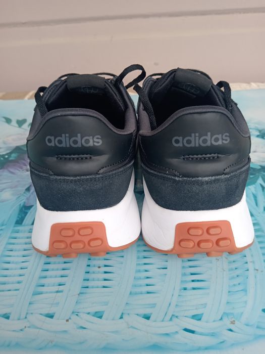 Vand pantofi sport Adidas