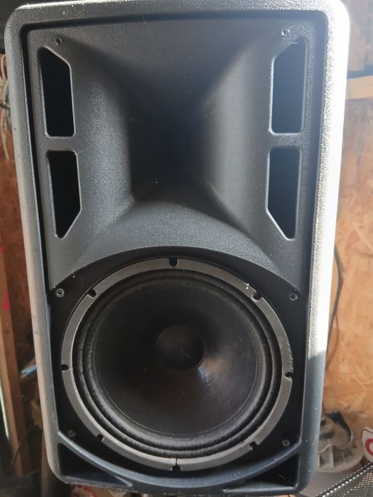 Boxa RCF 310 art