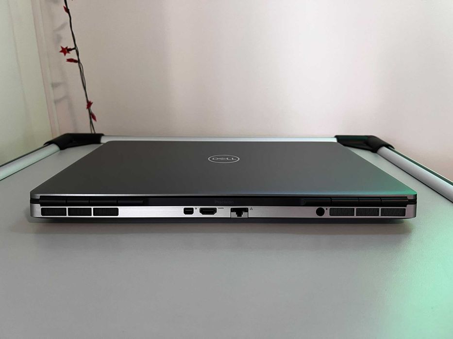 Dell Precision 7550, I7-10875H @ 2.30GHz, 32 GB RAM, NVIDIA Quadro T1000 4GB 500GB SSD