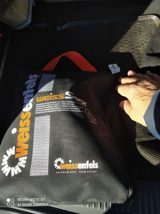 Huse  pneuri antiderapante noi.Marimea(Tg 83.