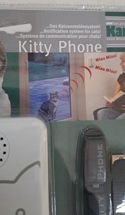 Telefon cu senzor pentru  pisici