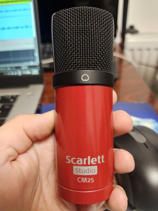 Vând microfon studio focusrite