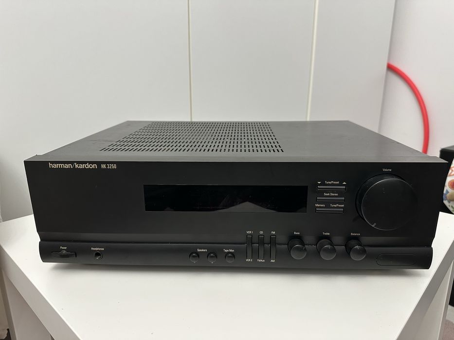 Stație amplificare DEFECTĂ . Harman kardon .