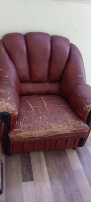 Мягкая мебель б/у комплект недорого