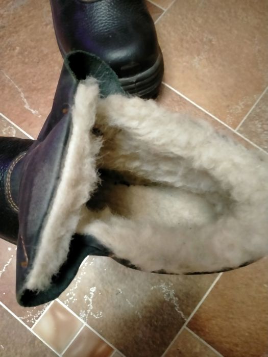 Продам рабочие ботинки