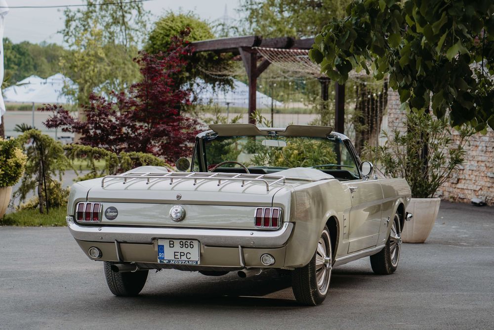 Inchiriere masina clasică Ford Mustang din 1966 decapotabil si altele pe epicgo.ro