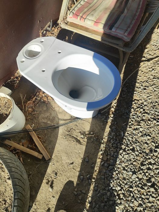 Унитаз в отличном состояние.